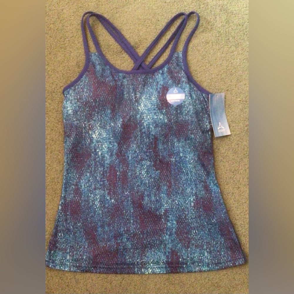 NWT Aspire Active Tank